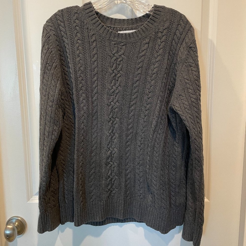 Amazon Essentials thick cable sweater. size Large